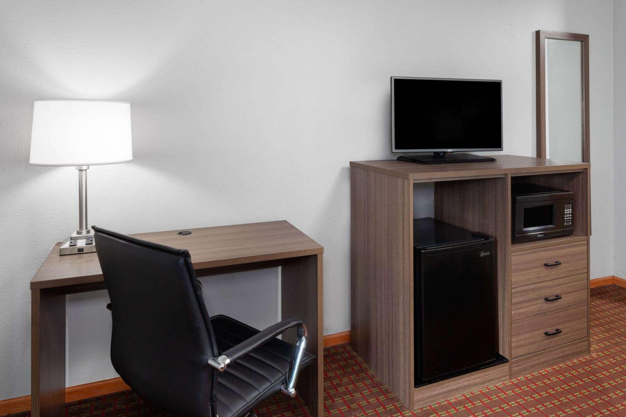 Super 8 By Wyndham Mchenry Fox Lake Area Exterior foto